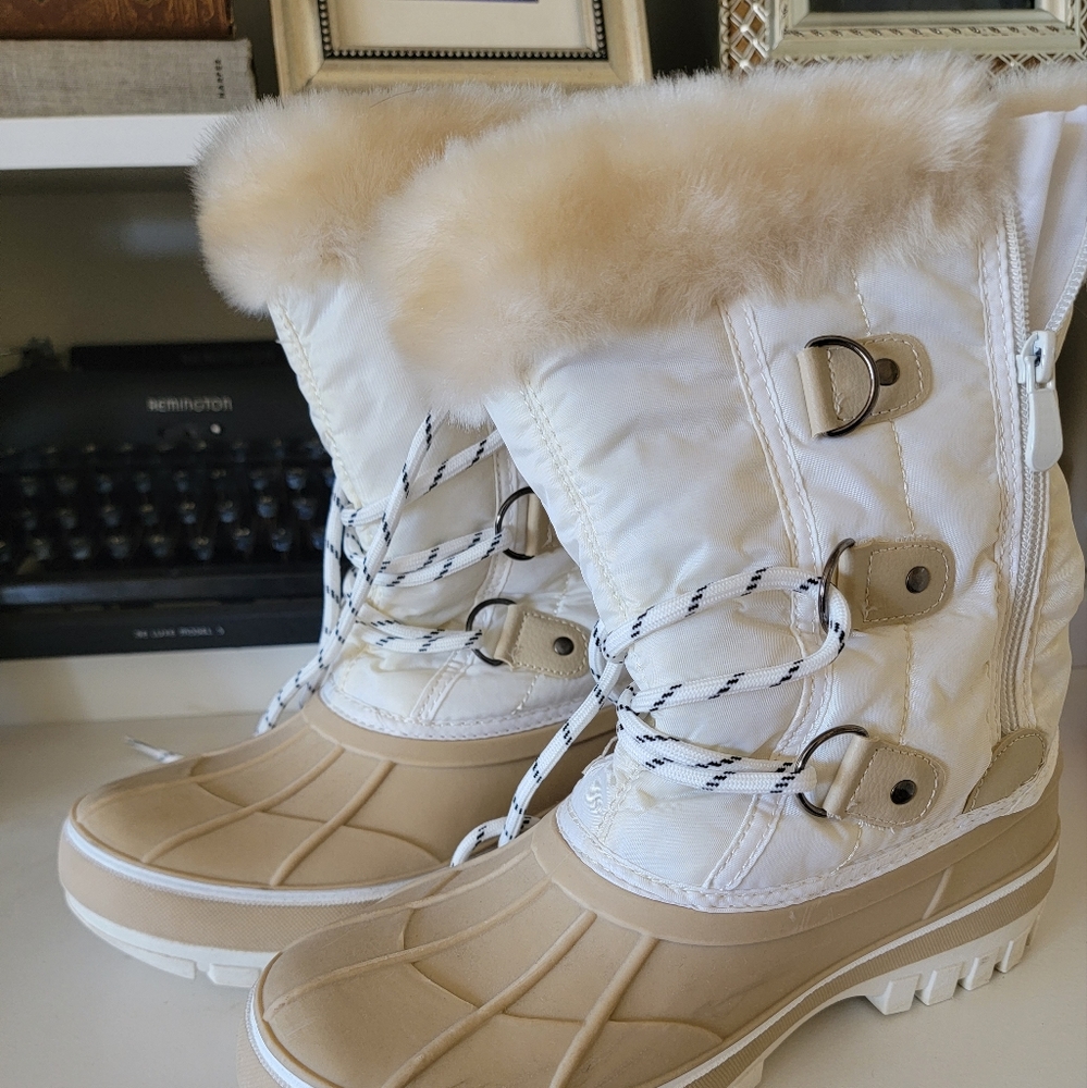 New without tags Dream Pairs Girls Winter Boots